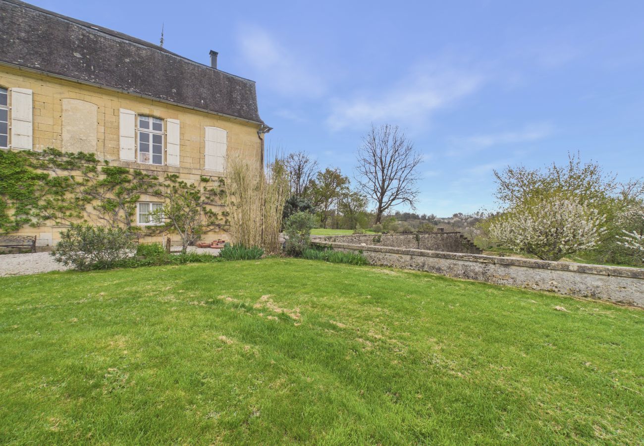 Cottage in Fanlac - La Sonnerie, accommodation in the heart of nature