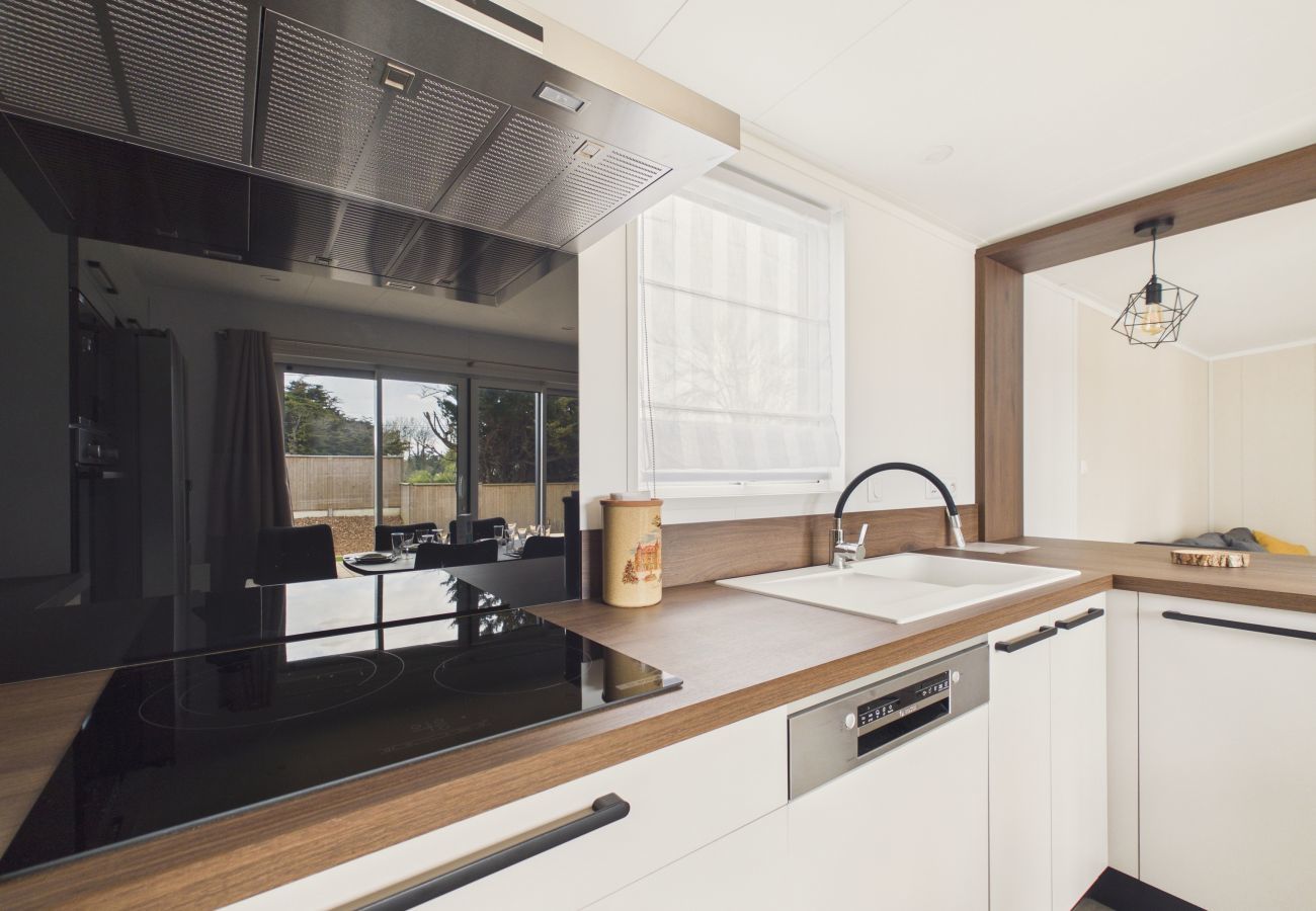 Chalet in Saint-Gilles-Croix-de-Vie - Shared heated pool, accommodation for 6