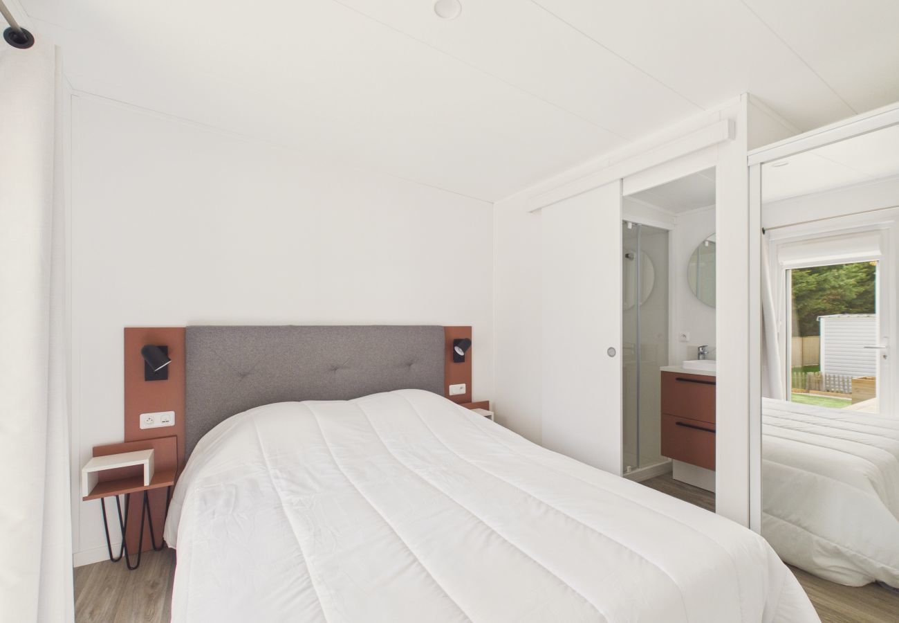 Chalet in Saint-Gilles-Croix-de-Vie - Shared heated pool, accommodation for 6