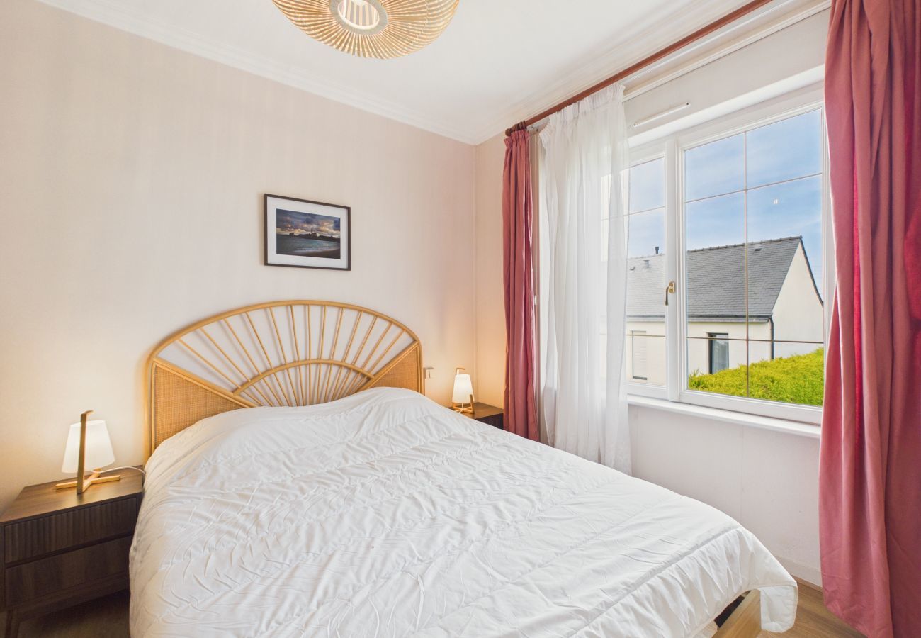 House in Brignogan-Plage - 450m from the beach, suitable for 3 adults/1 child