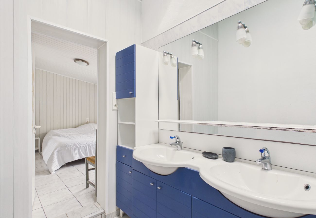 House in L'Epine - House for 6, close to the beach and marshes