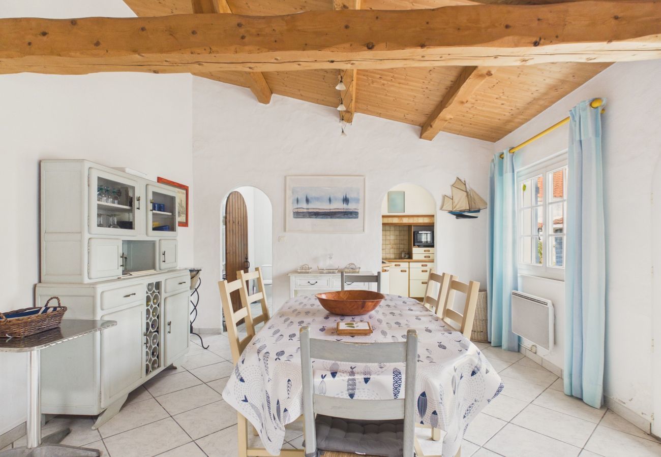 House in L'Epine - House for 6, close to the beach and marshes