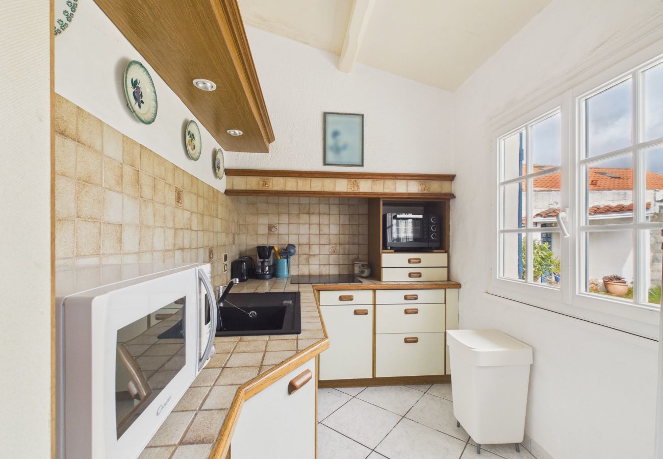 House in L'Epine - House for 6, close to the beach and marshes