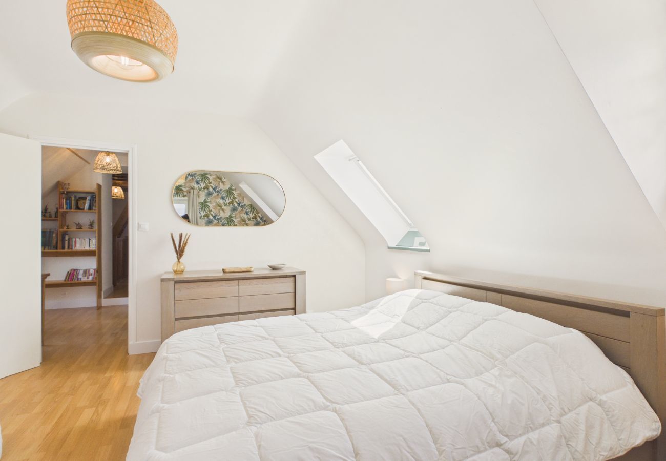 House in Plouider - Family home with large garden in a quiet area