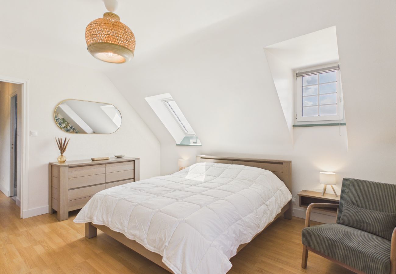 House in Plouider - Family home with large garden in a quiet area