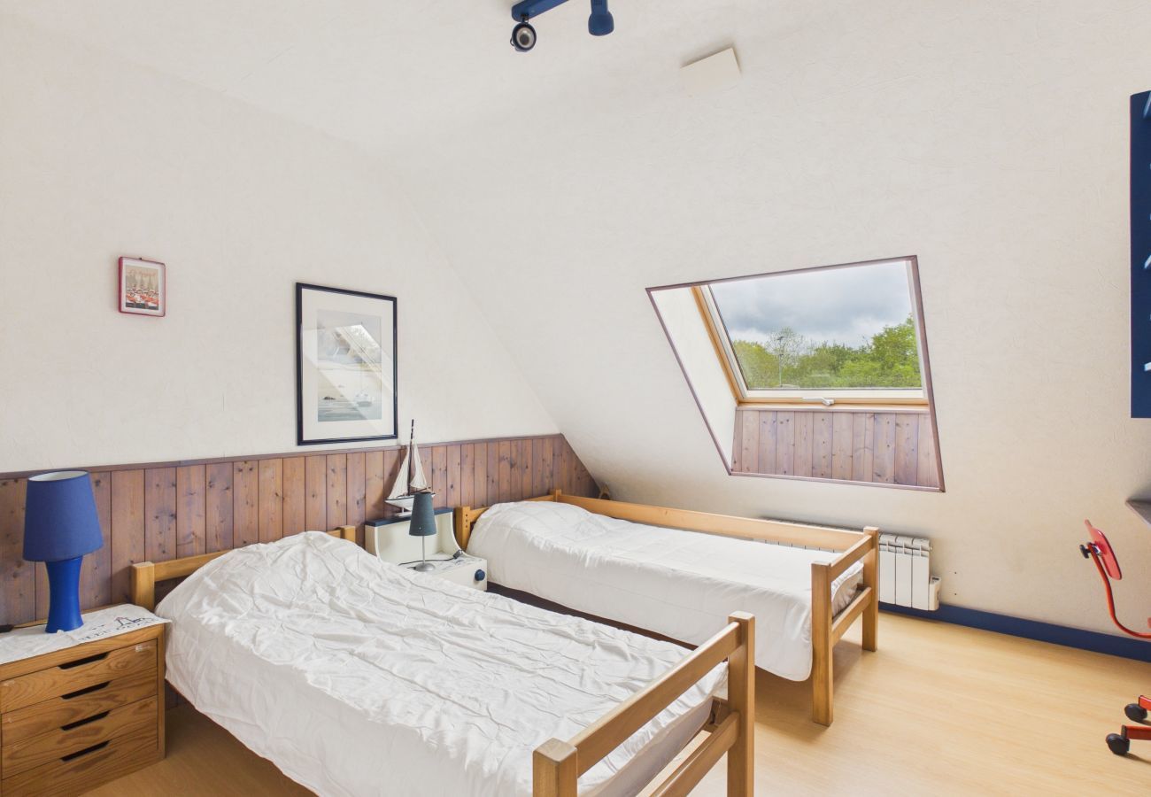 House in Pléneuf-Val-André - Comfortable house for 9, with a garden and trees