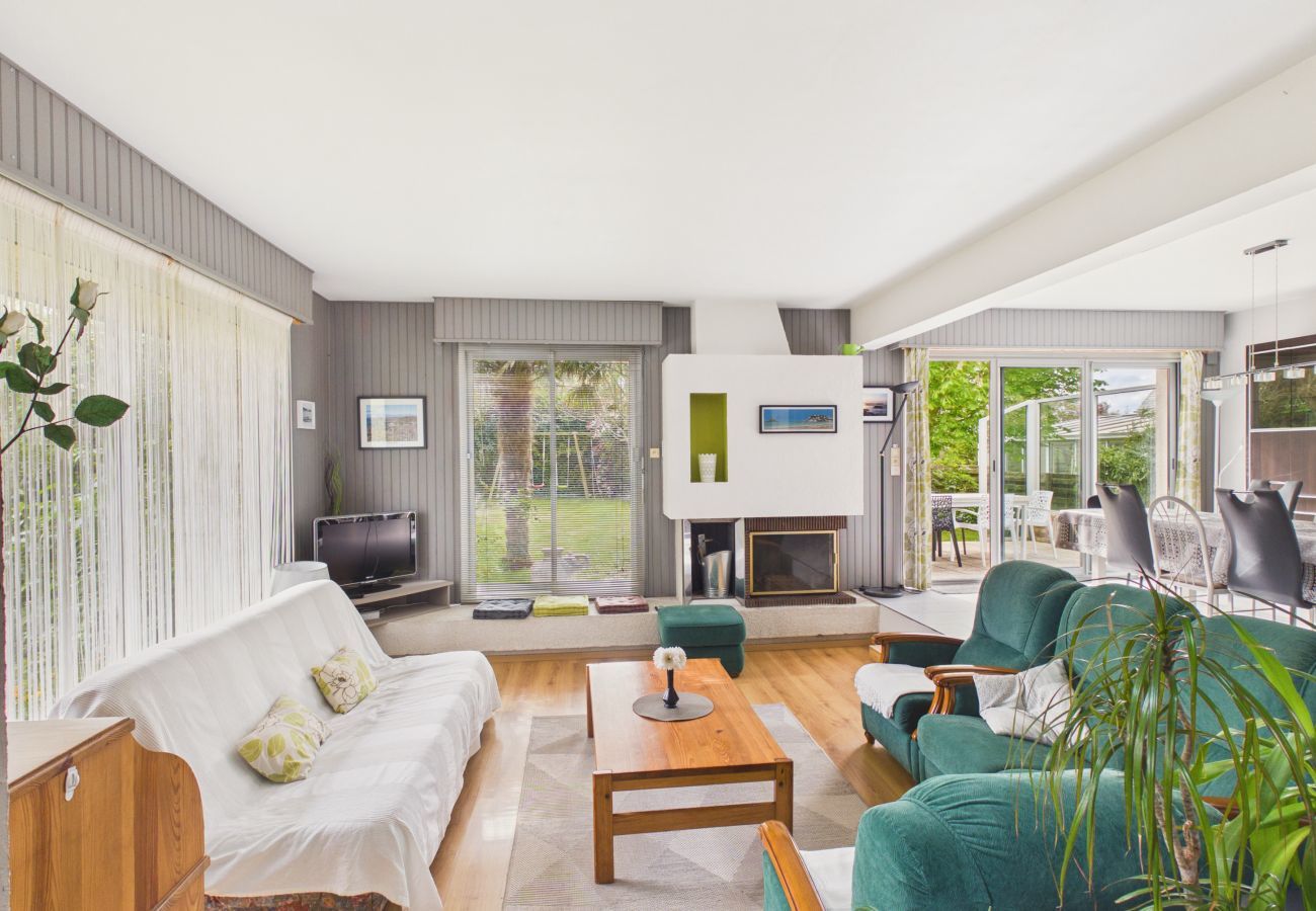 House in Pléneuf-Val-André - Comfortable house for 9, with a garden and trees