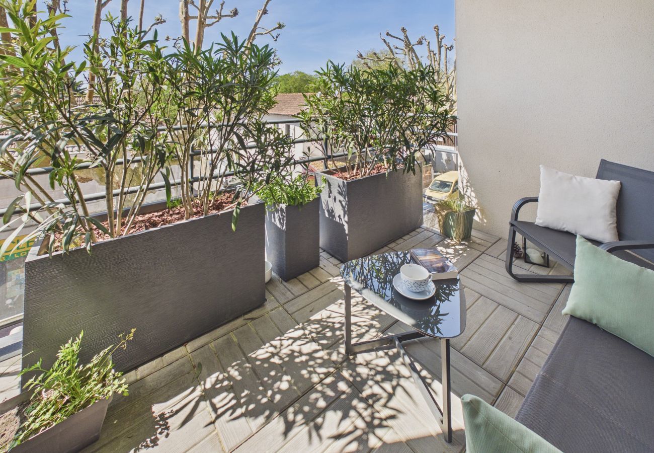 Apartment in Andernos-les-Bains - 350m from beach, apartment in city center