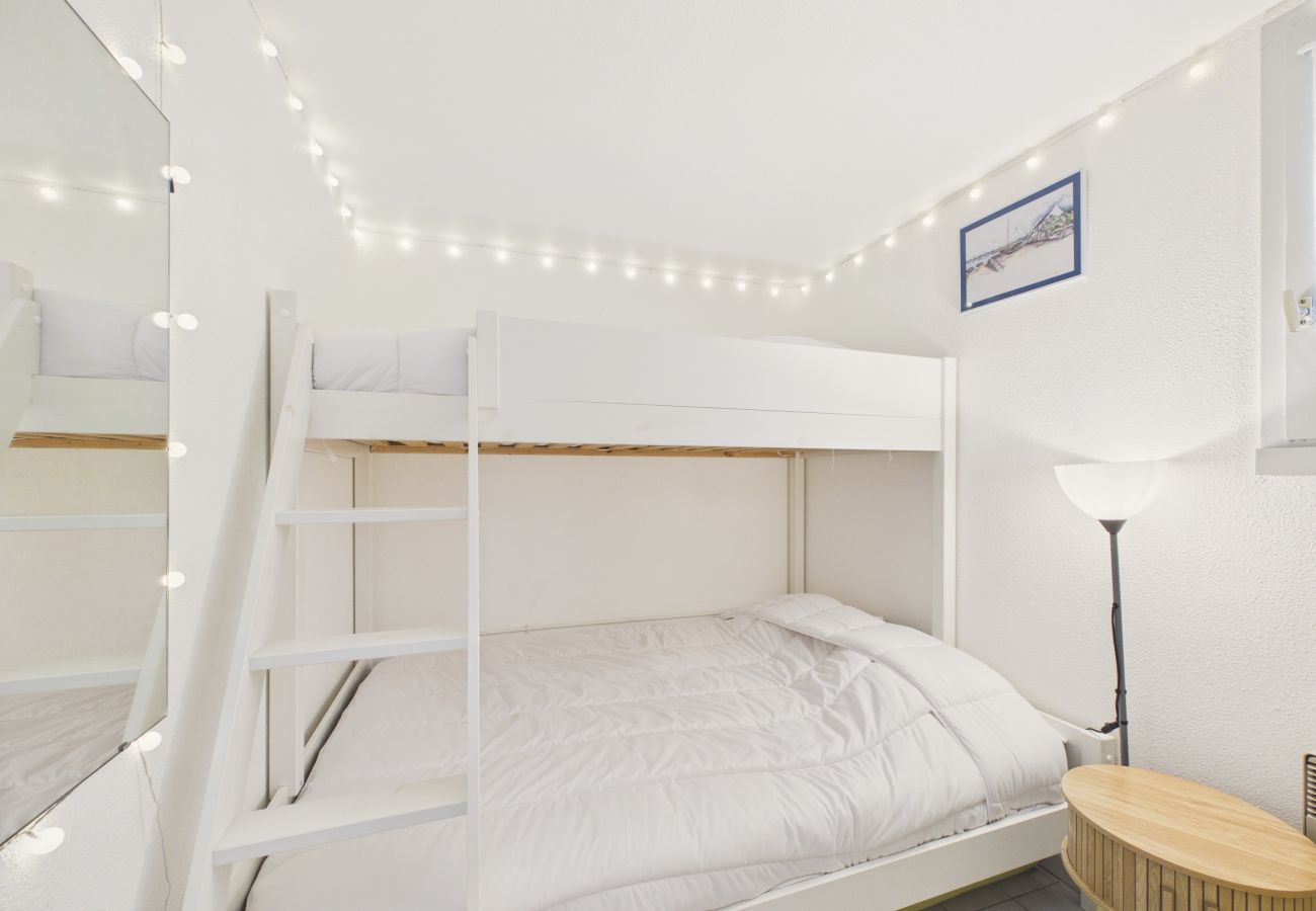 House in Saint-Vincent-sur-Jard - 950 m from the sea, house with garden and pool