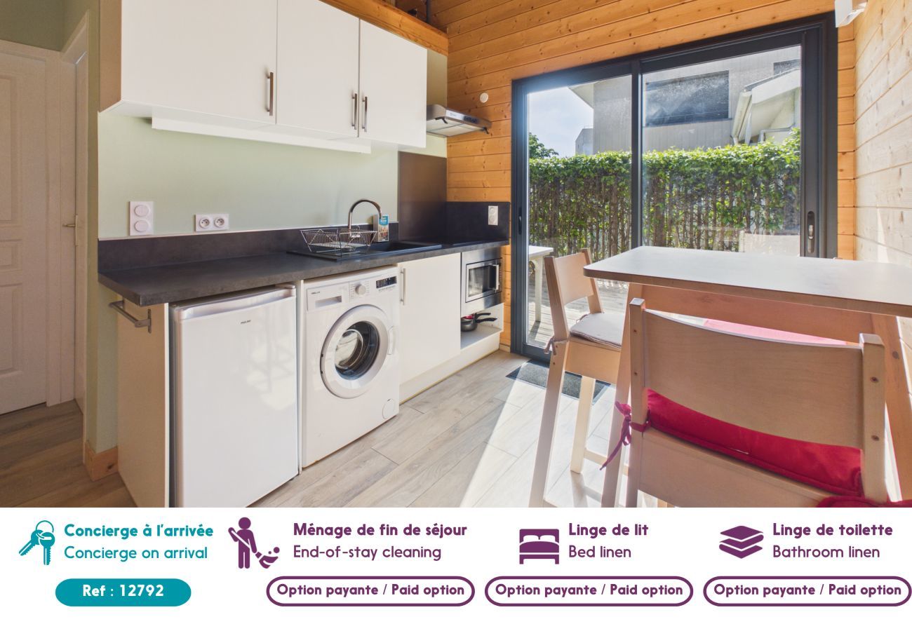 Apartment in Andernos-les-Bains - Chalet 700m from the sea, ideal for 2 adults and 2 children