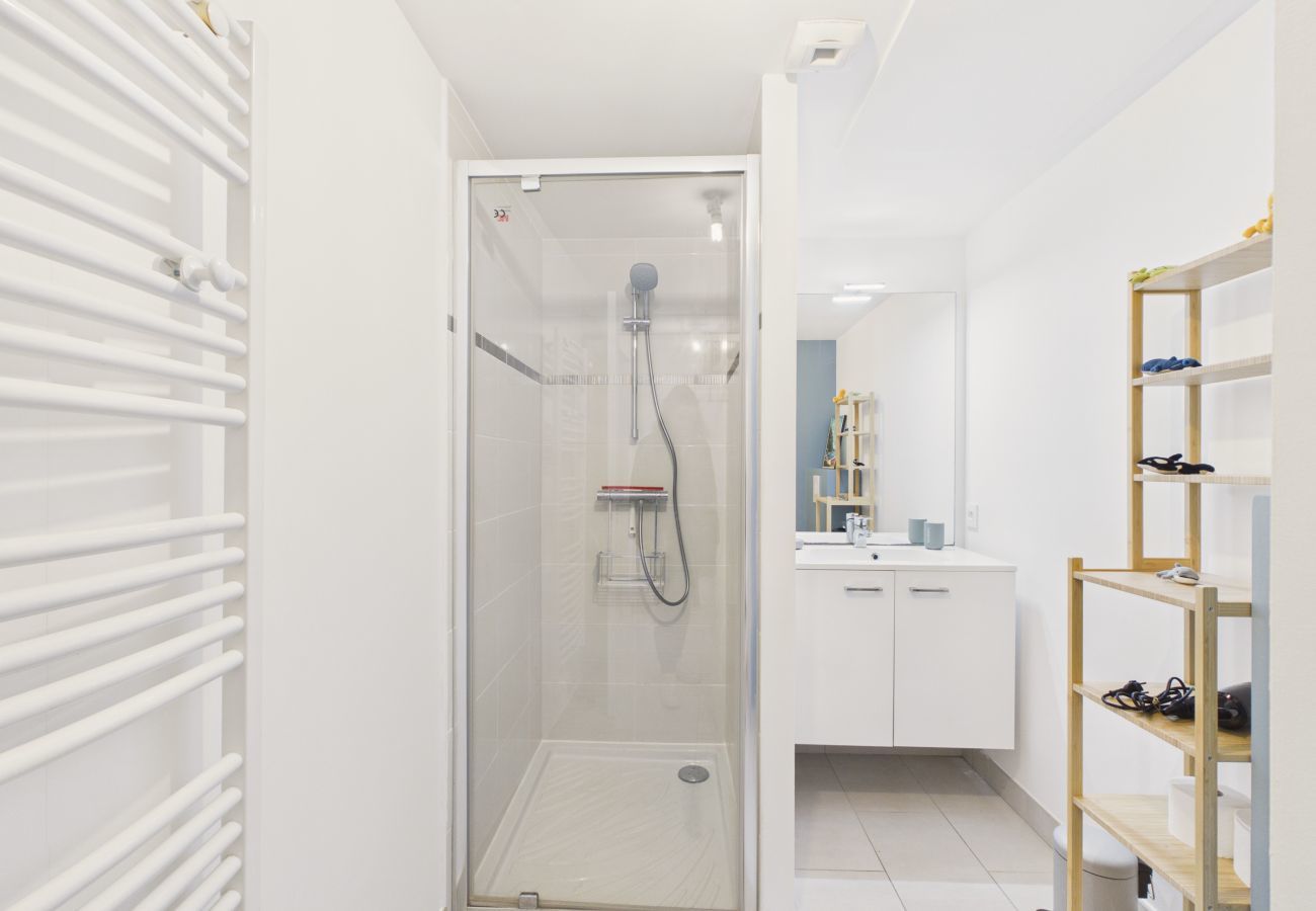 Apartment in Plouguerneau - 50 m from the beach - Apartment with terrace for 2