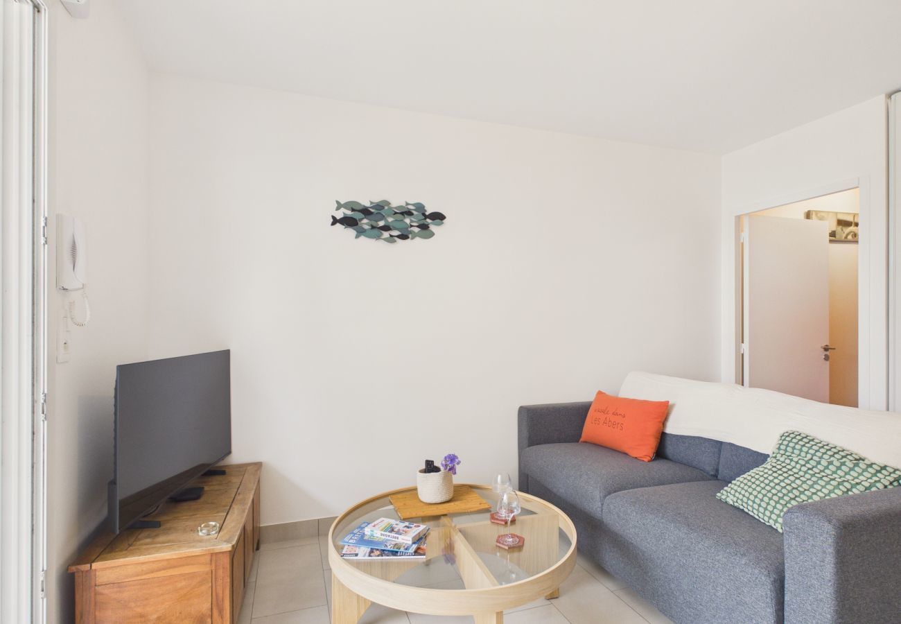 Apartment in Plouguerneau - 50 m from the beach - Apartment with terrace for 2