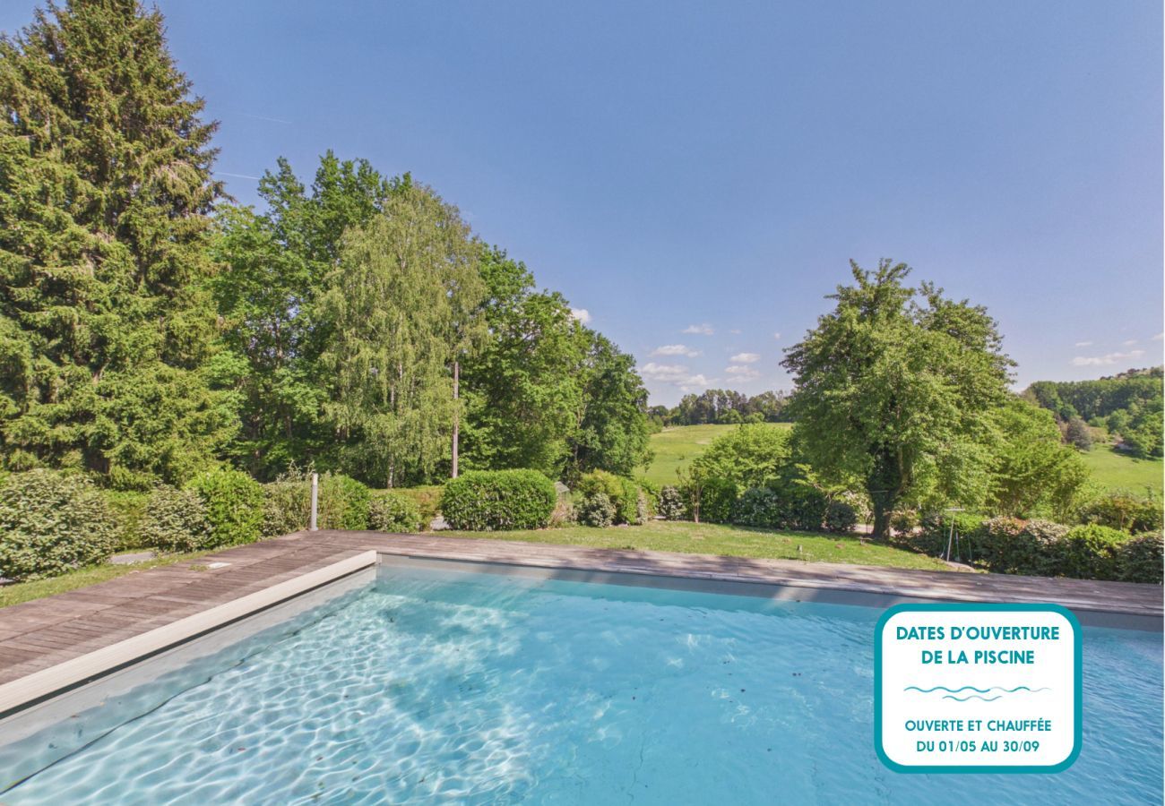 House in Proissans - Charming family home with pool for 7