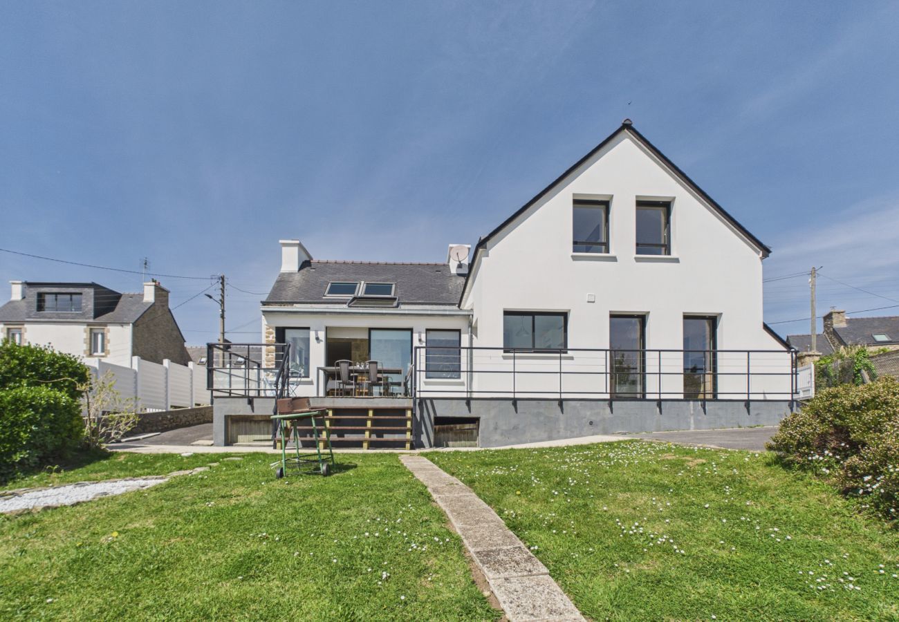 House in Plouguerneau - Direct sea access - Charming house for 8