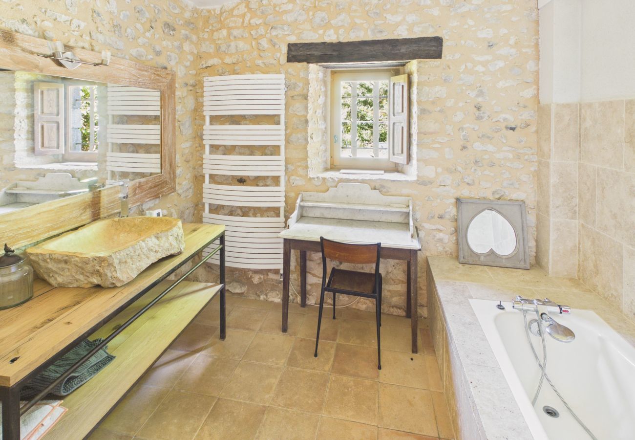 House in Thenon - House with pool near Lascaux IV - 8 guests