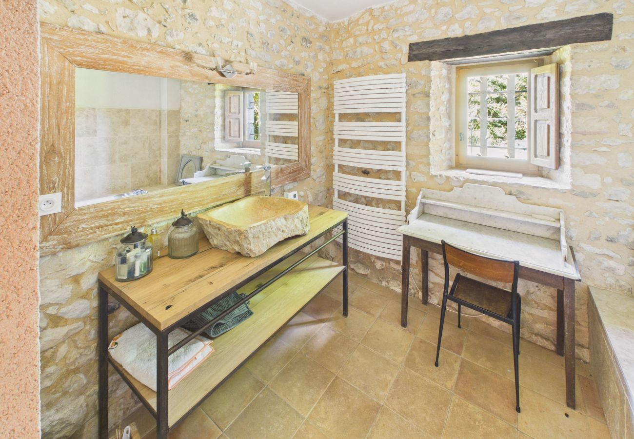 House in Thenon - House with pool near Lascaux IV - 8 guests