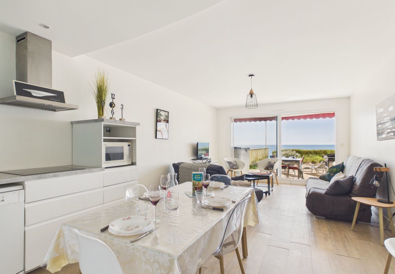 Apartment in Saint-Hilaire-de-Riez - Stunning sea view with terrace, 2 adults 2 children