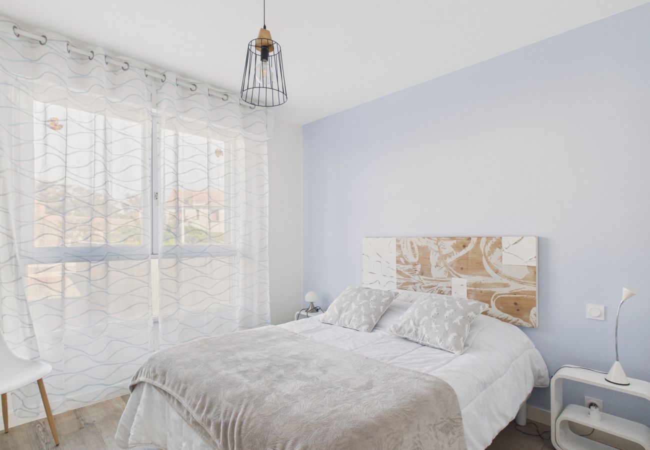 Apartment in Saint-Hilaire-de-Riez - Stunning sea view with terrace, 2 adults 2 children