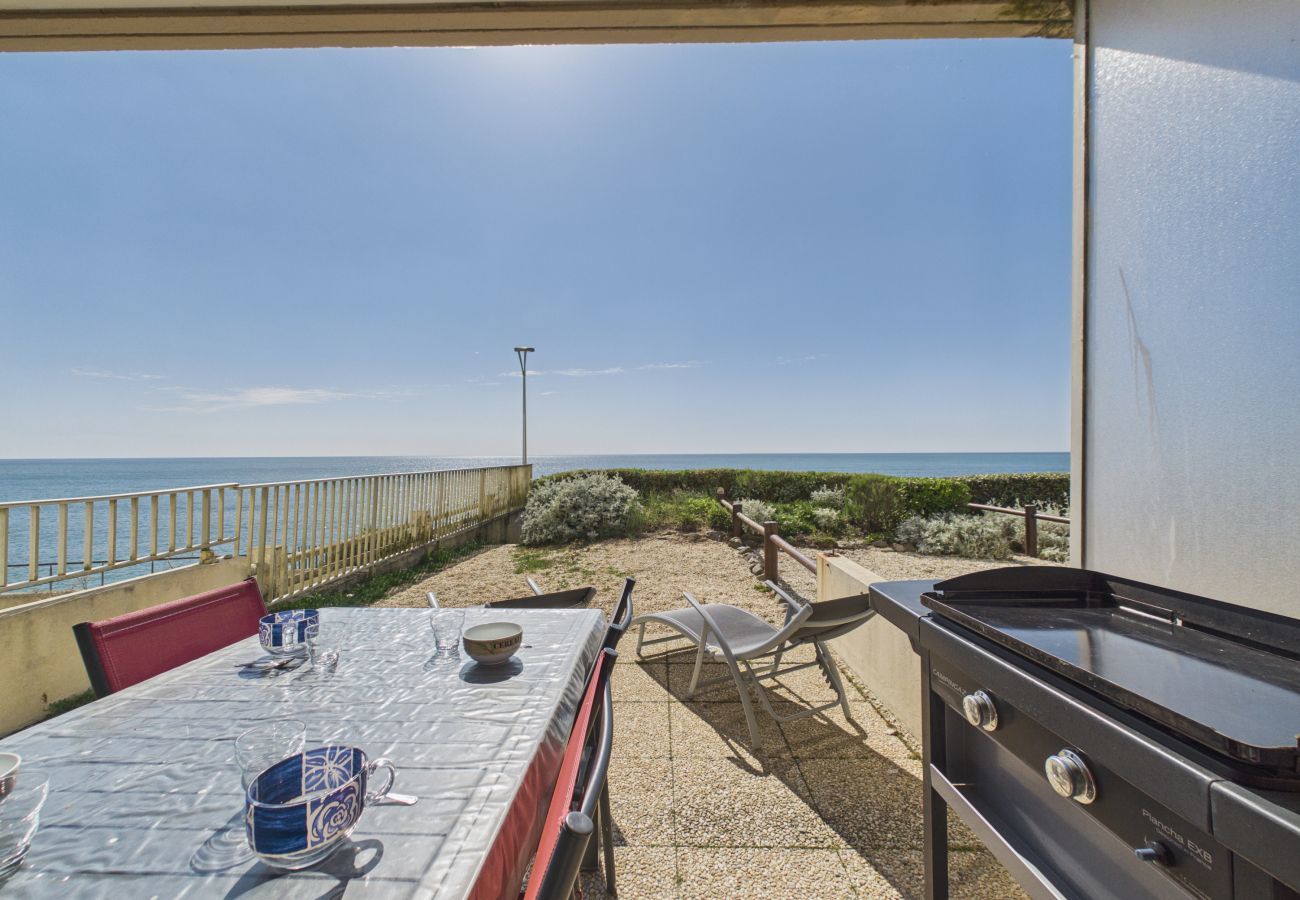 Apartment in Saint-Hilaire-de-Riez - Stunning sea view with terrace, 2 adults 2 children
