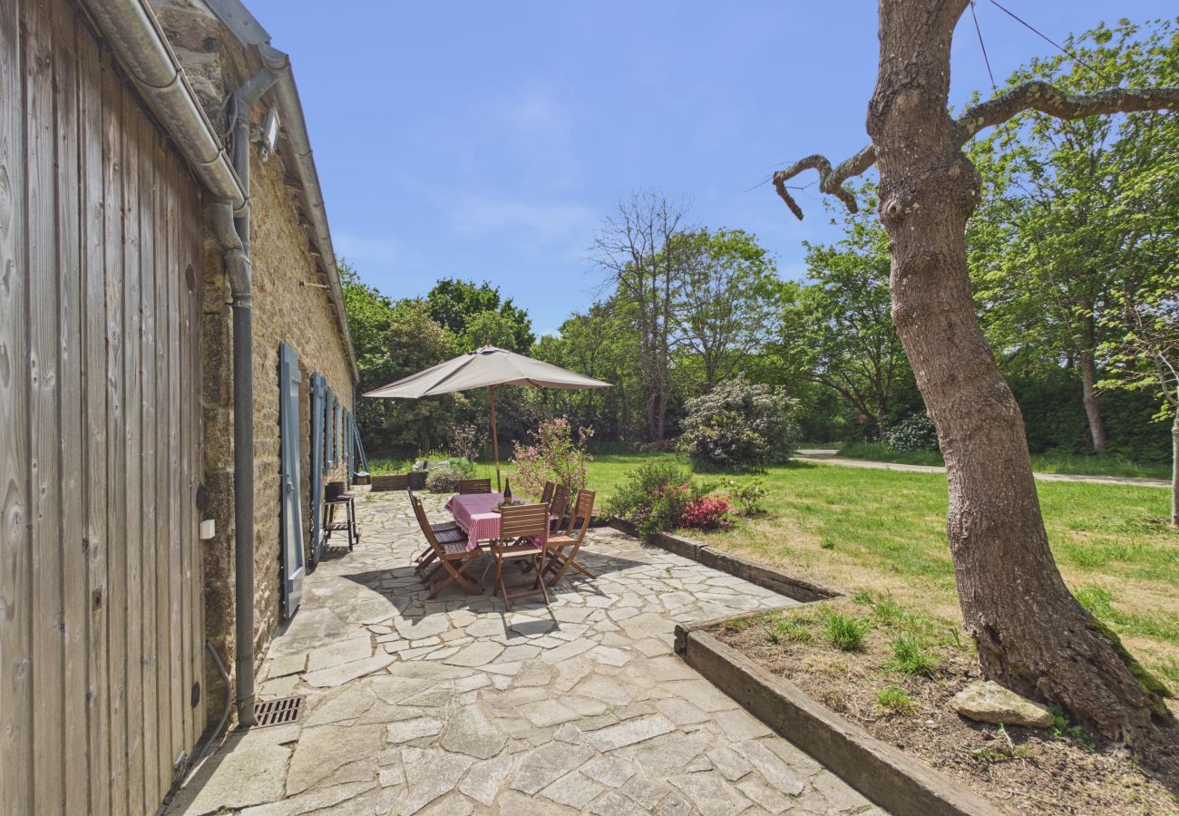 Terraced House in Plobannalec-Lesconil - 7 adults/1 child - Charming house w garden