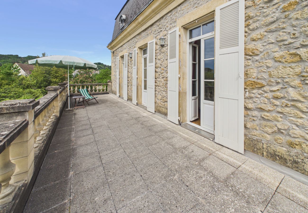House in Montignac - House for 13 with swimming pool in Montignac