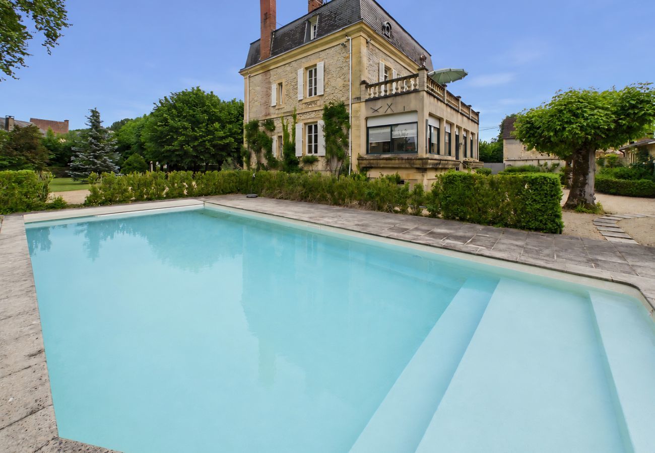 House in Montignac - House for 13 with swimming pool in Montignac