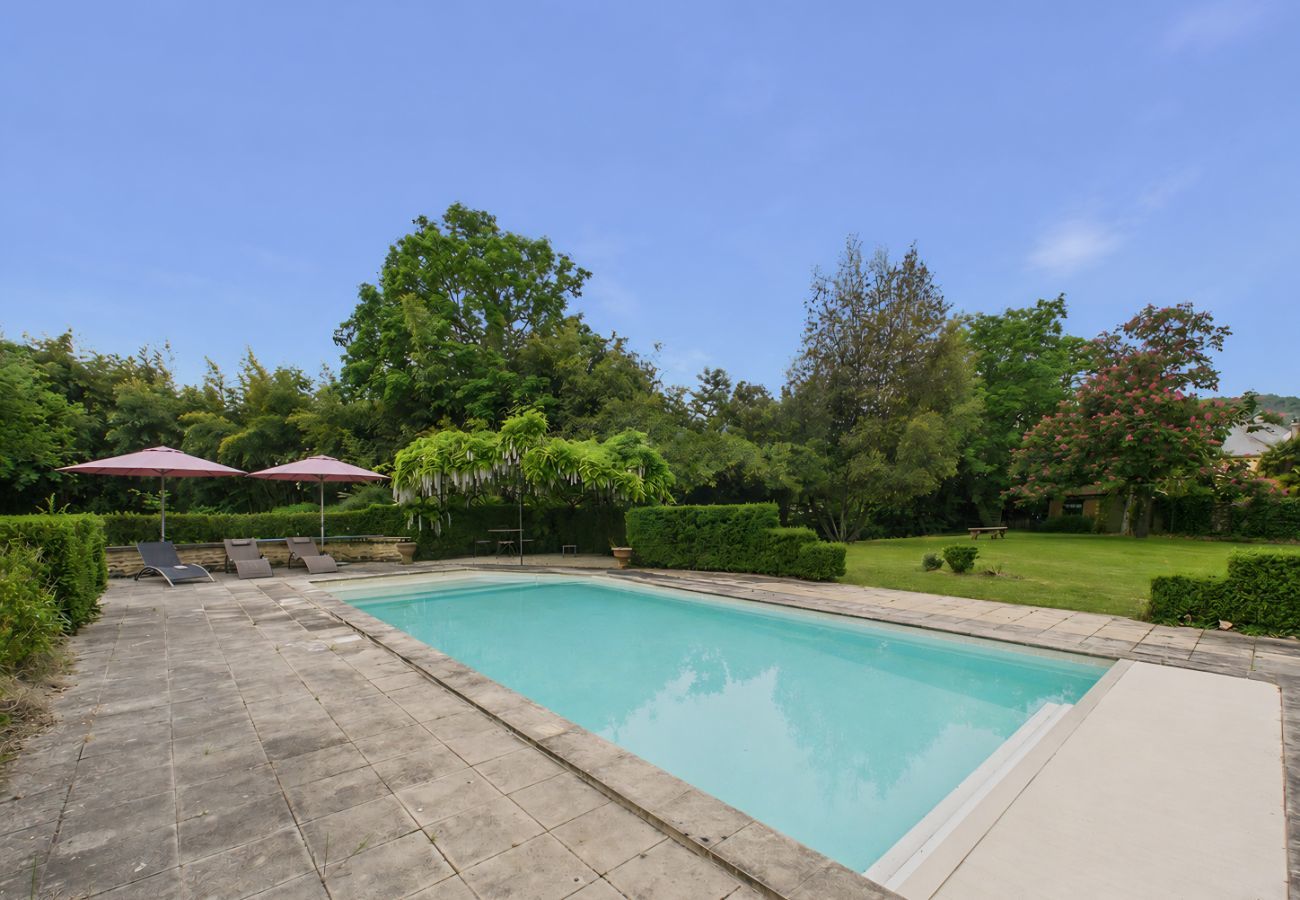 House in Montignac - House for 13 with swimming pool in Montignac