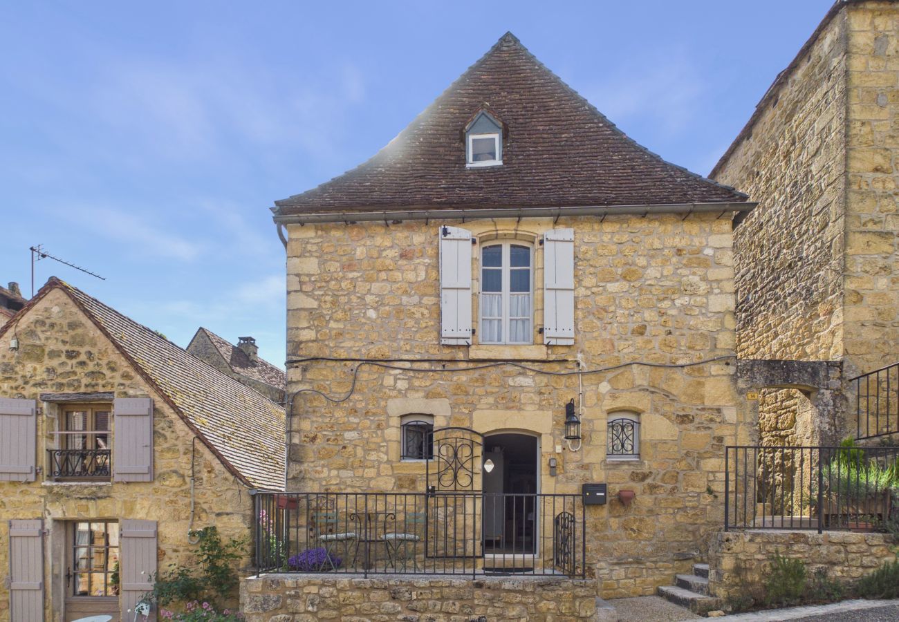 House in Domme - Authentic family home near village - 6 ppl