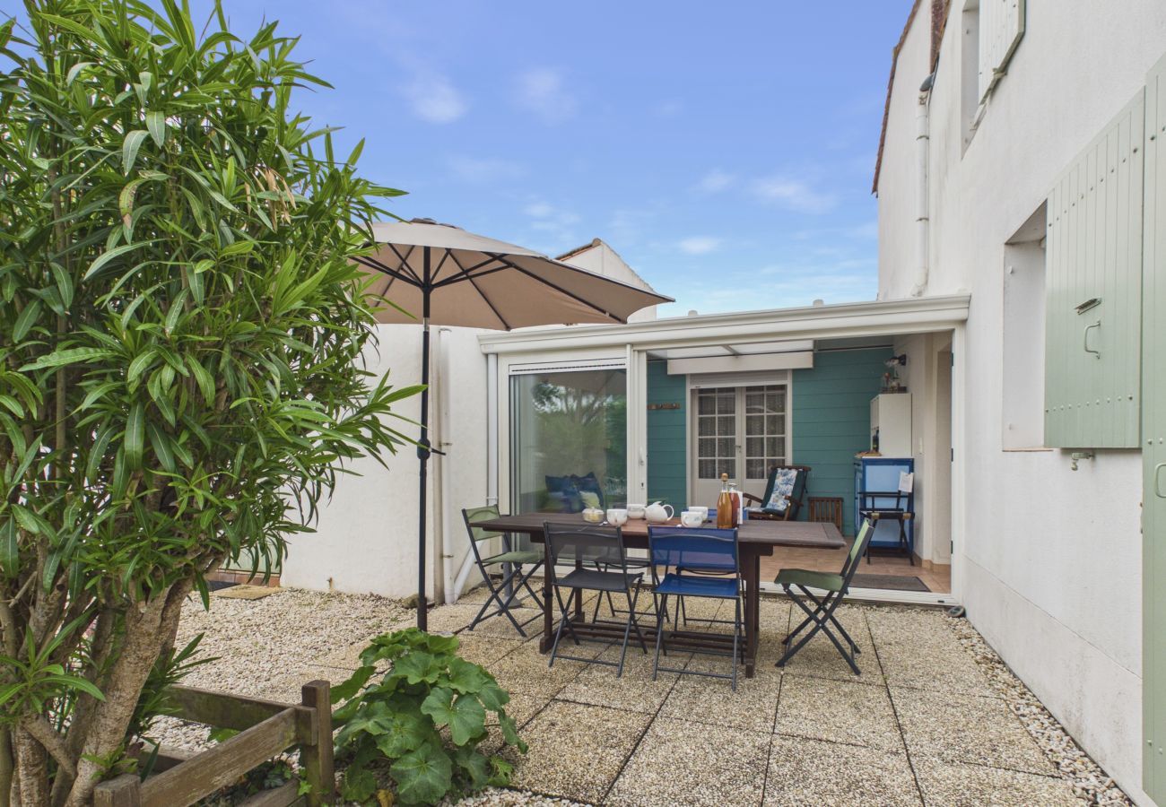 House in Les Portes-en-Ré - House for 4, garden with trees