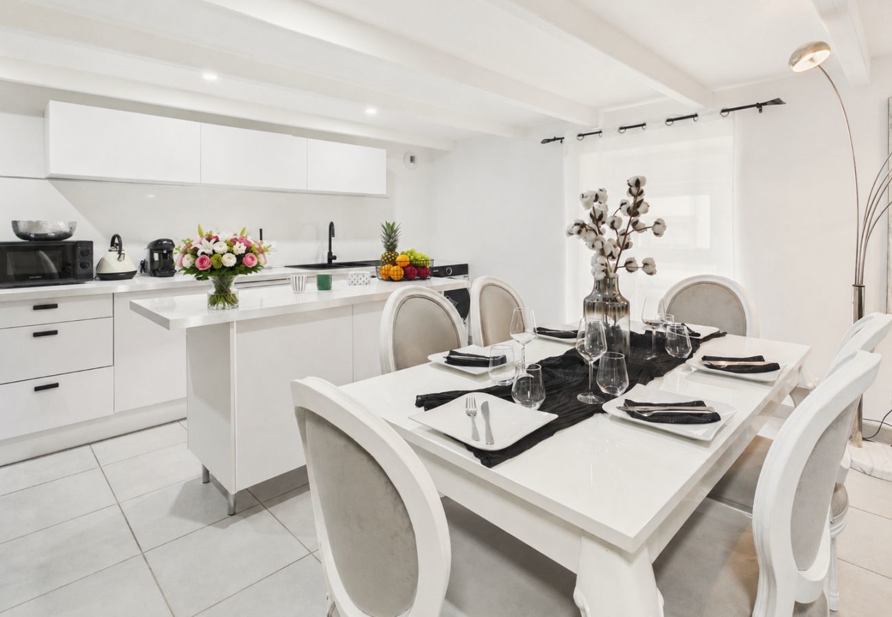 Apartment in Trégunc - South Brittany stay for 8 , Pets welcome
