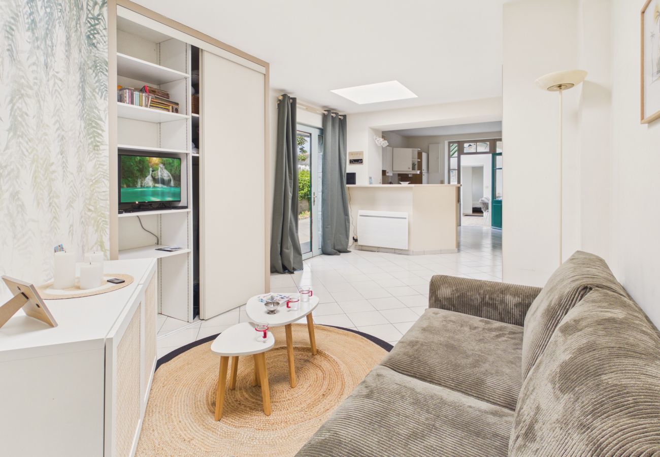 House in Dinard - 650 m from the beach, charming house for 4 people