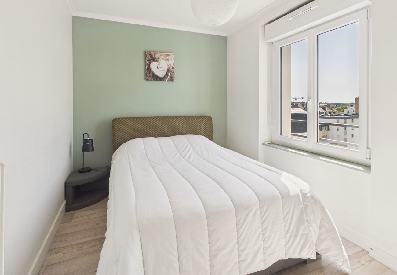 Apartment in Concarneau - Walk Everywhere – 4 Adults & 1 Child