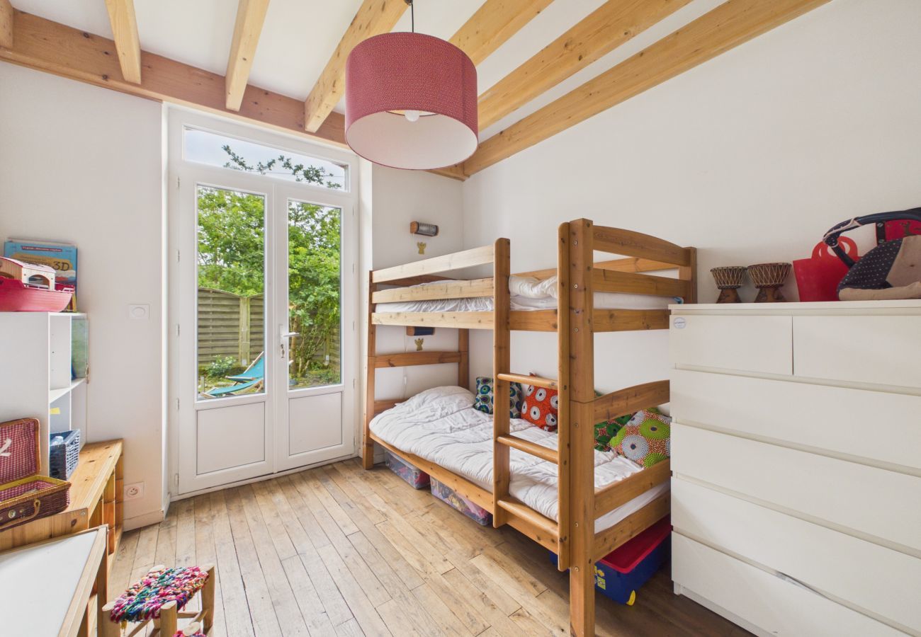 House in Préfailles - 500m from the beach, 7 adults 1 child