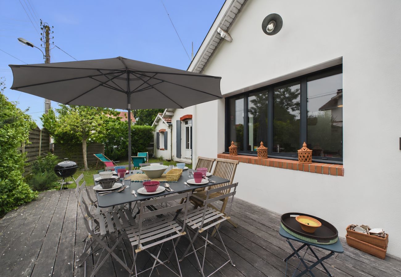House in Préfailles - 500m from the beach, 7 adults 1 child
