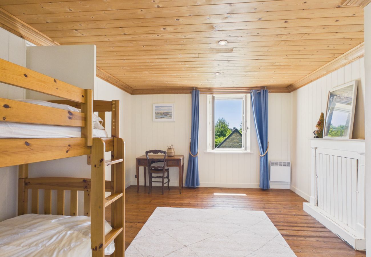House in Landéda - Charming house for 11, close to the beach