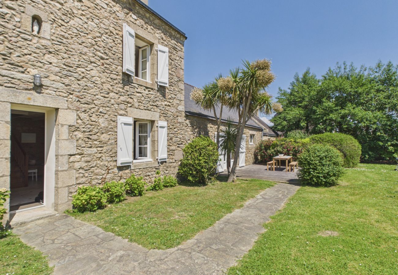 House in Landéda - Charming house for 11, close to the beach