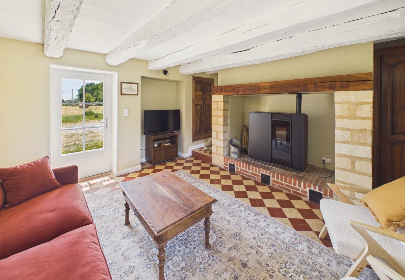 House in Rouffignac-Saint-Cernin-de-Reilhac - House for 6:  Garden and veranda 