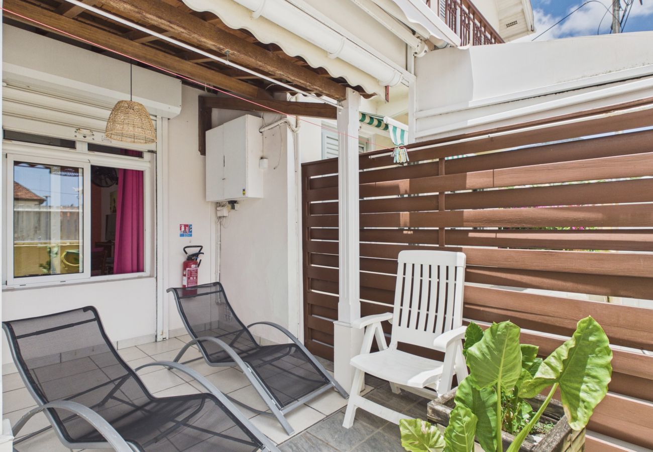 House in Les Anses-d´Arlet - 100 m from the sea – House for 3 with barbecue