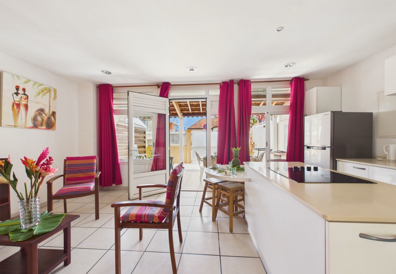 House in Les Anses-d´Arlet - 100 m from the sea – House for 3 with barbecue