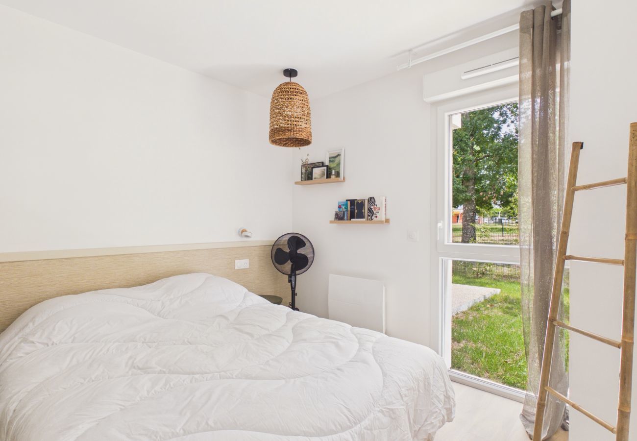 Apartment in Biscarrosse - Twin Fin Apt for 4 - Shared Pool