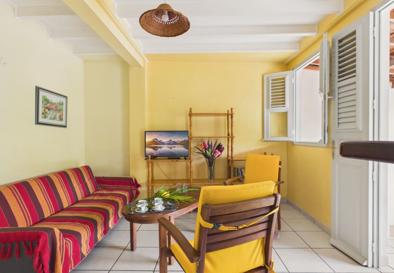 Apartment in Les Anses-d´Arlet - 100 m from the sea – Apartment terrace – Sleeps 5