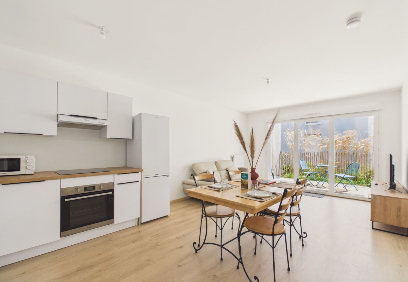 Apartment in Saint-Hilaire-de-Riez - New flat with terrace for 2