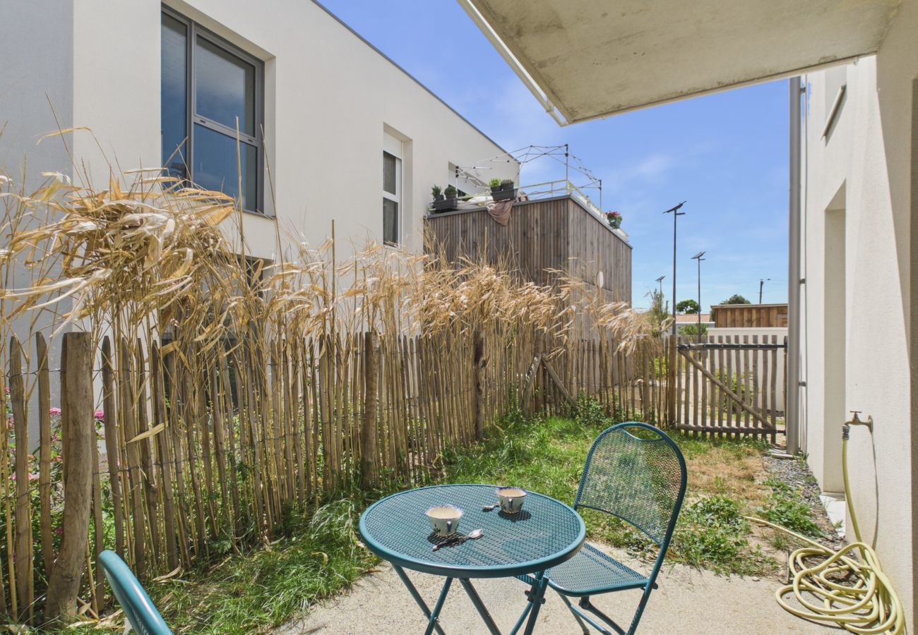 Apartment in Saint-Hilaire-de-Riez - New flat with terrace for 2