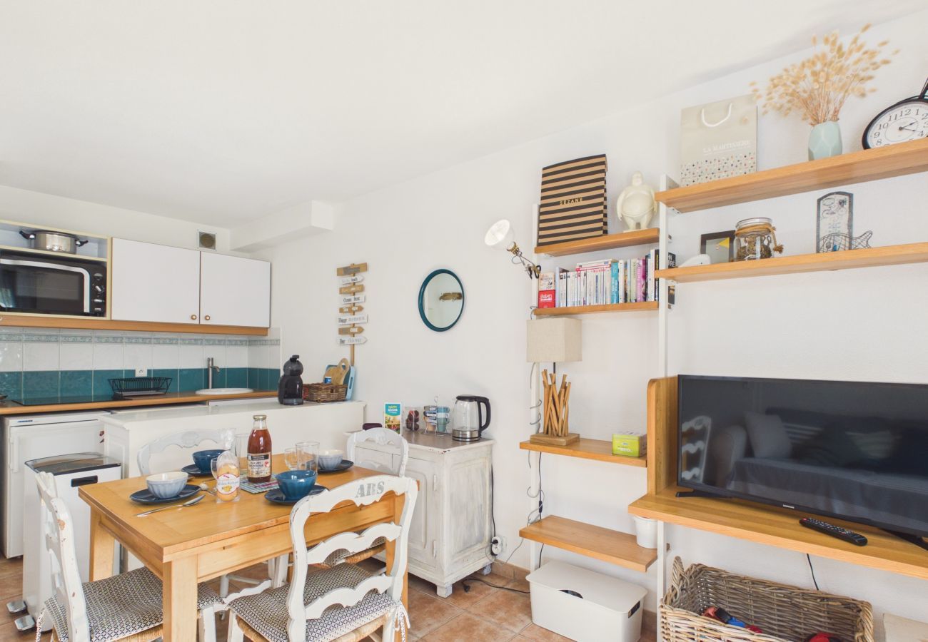 House in Ars-en-Ré - House for 4, pool, garden & griddle