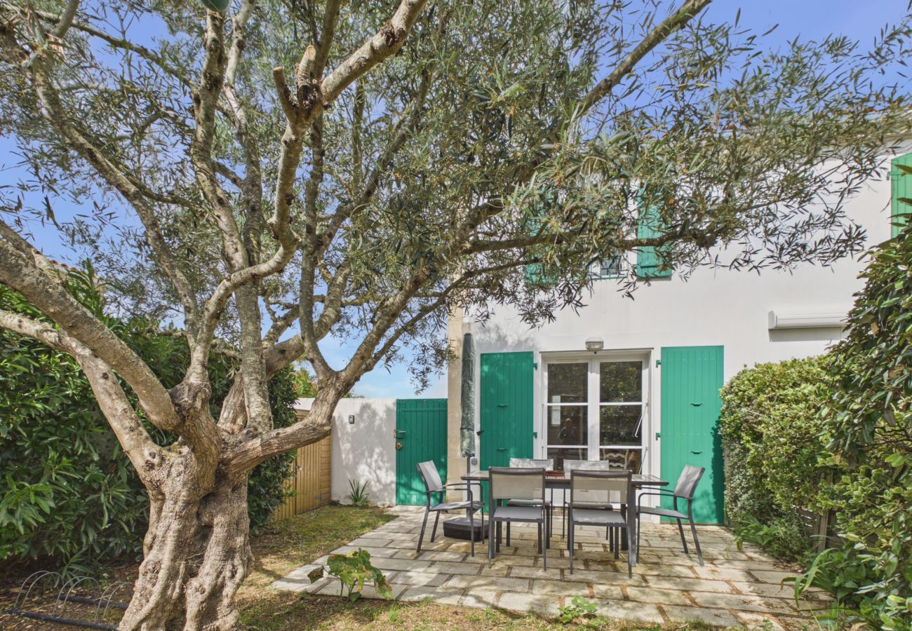 House in Ars-en-Ré - House for 4, pool, garden & griddle