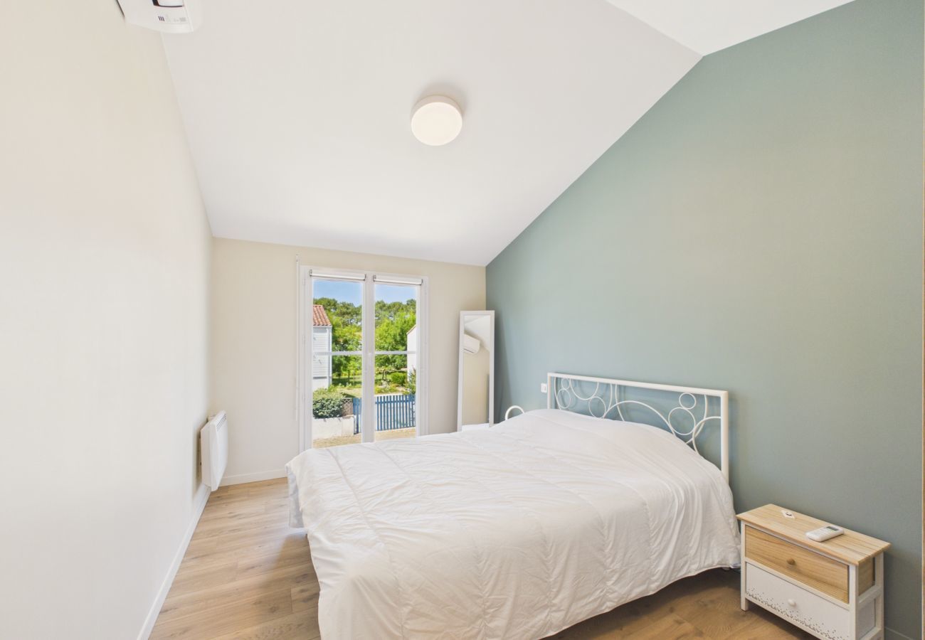 House in La Tranche-sur-Mer - 8-guest house, 300m from beach & BBQ