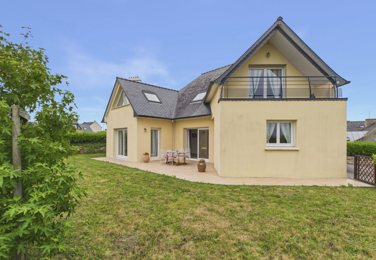House in Plouguerneau - Near beach, spacious house with garden
