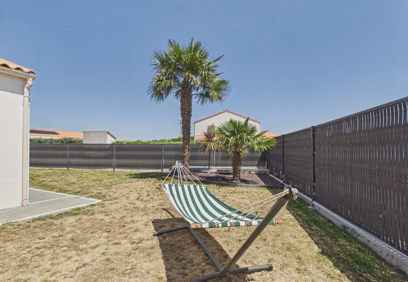 House in La Tranche-sur-Mer - 4-guest home with garden & terrace near beach