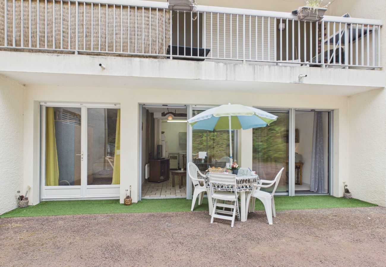 Apartment in Jard-sur-Mer - 700 m from beach , flat for 4 with terrace