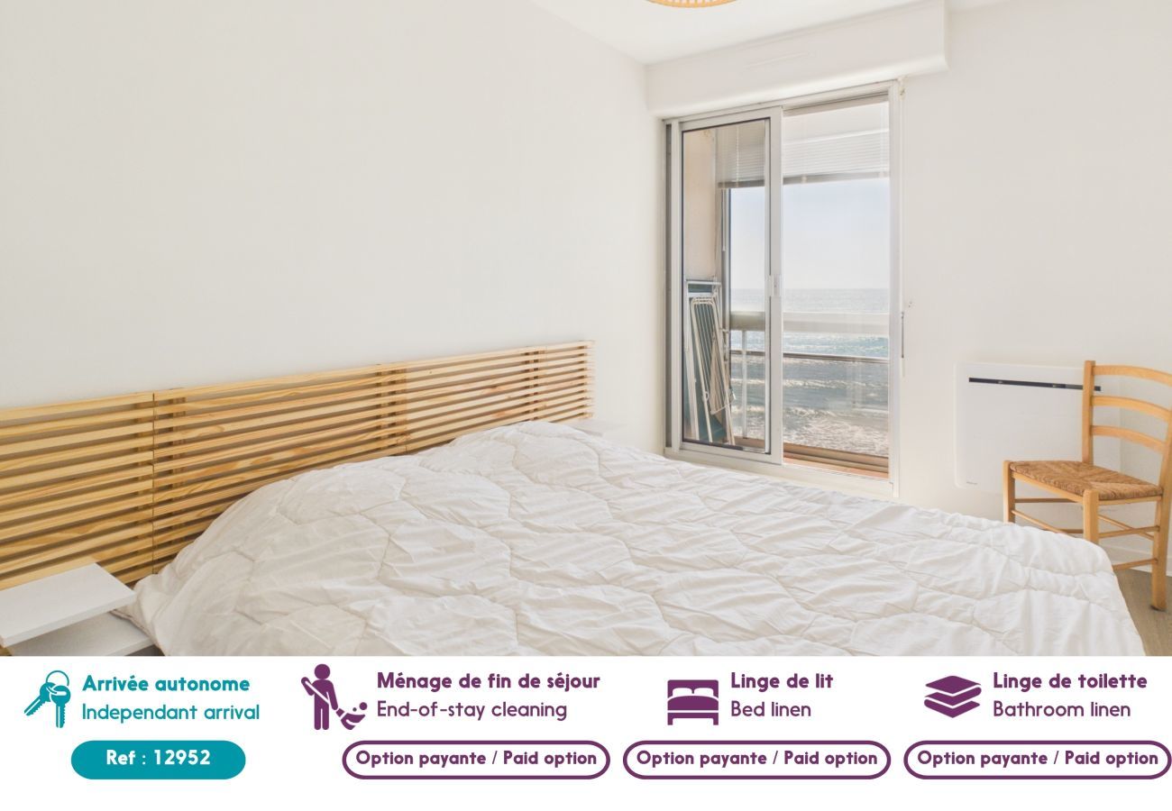 Apartment in Saint-Gilles-Croix-de-Vie - Breathtaking ocean view, stay for 2